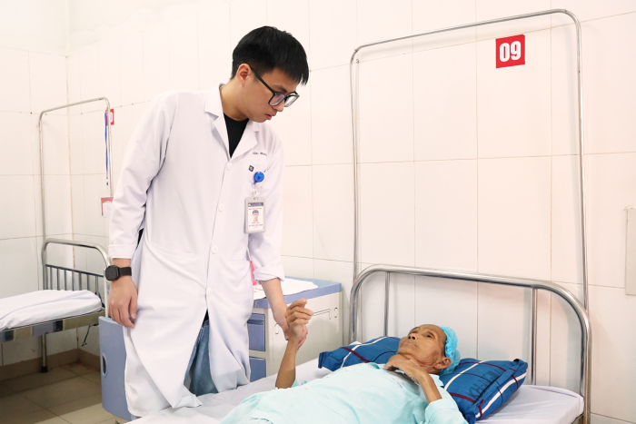 Bệnh viện đa khoa tỉnh Quảng Trị: Phẫu thuật thành công ca u màng não cho bệnh nhân lớn tuổi