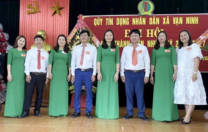 Sửa đổi, bổ sung giấy phép đối với địa chỉ đặt trụ sở chính của Quỹ tín dụng nhân dân xã Vạn Ninh