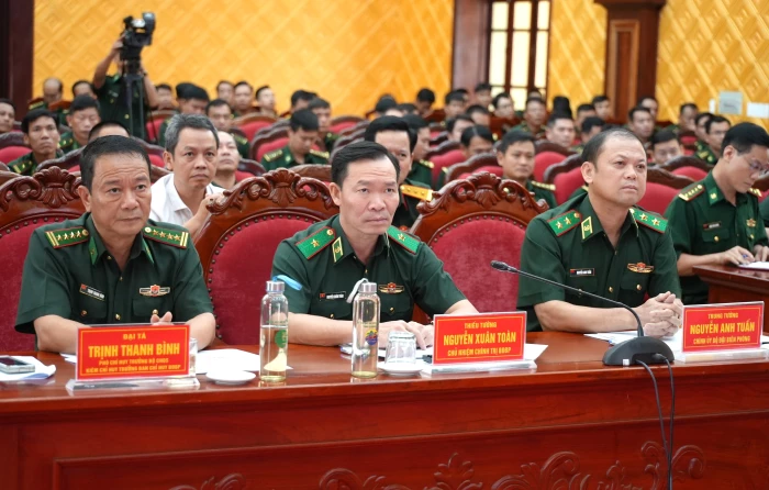 Trao thưởng thành tích xuất sắc trong đấu tranh các chuyên án về ma túy