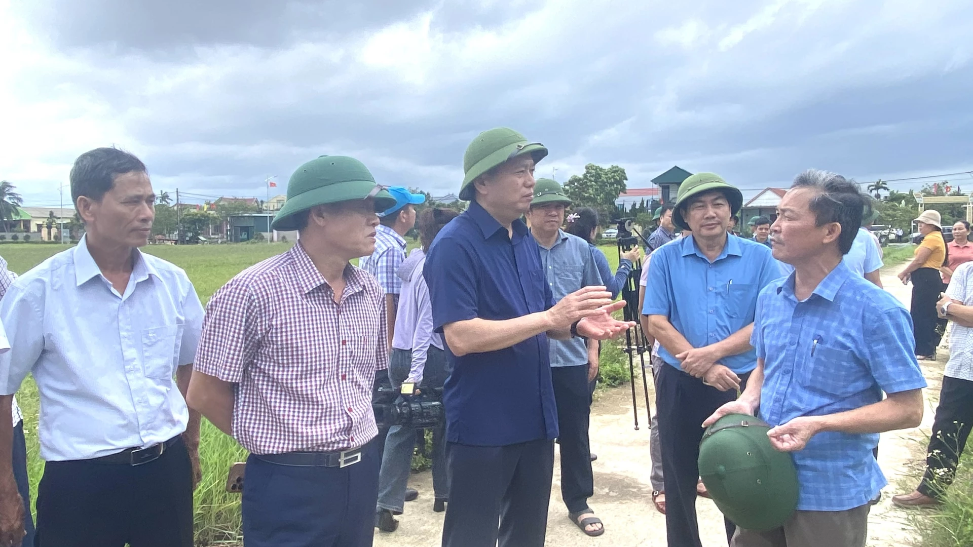 Phó Bí thư Thường trực Tỉnh ủy Nguyễn Long Hải lưu ý xã Lệ Thủy sẵn sàng phương án 4 tại chỗ