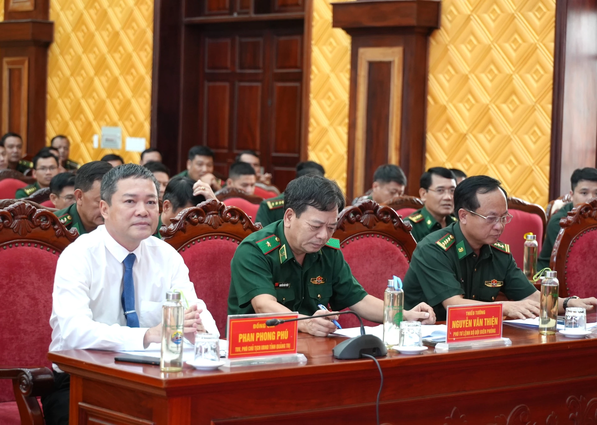 Phó Chủ tịch UBND tỉnh Quảng Trị Phan Phong Phú dự hội nghị - Ảnh: T.Đ