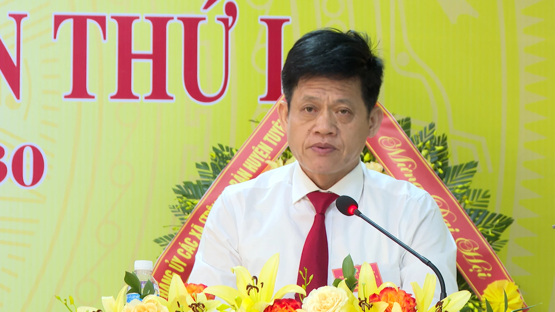 Chánh Văn phòng Tỉnh ủy Lê Văn Bảo phát biểu chỉ đạo đại hội - Ảnh: H.N