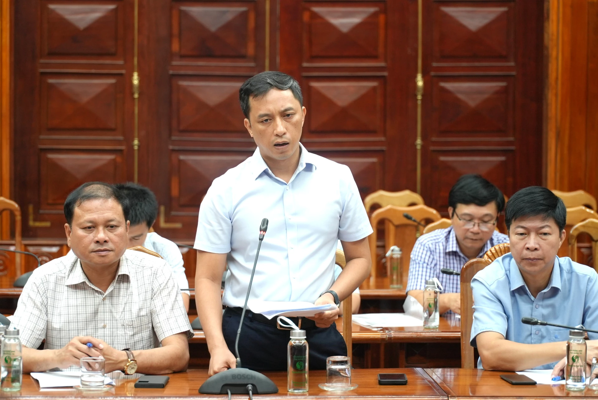 Phó Giám đốc Sở Nông nghiệp và Môi trường Trần Hoài Nam phát biểu tại phiên họp - Ảnh: Trung Đức