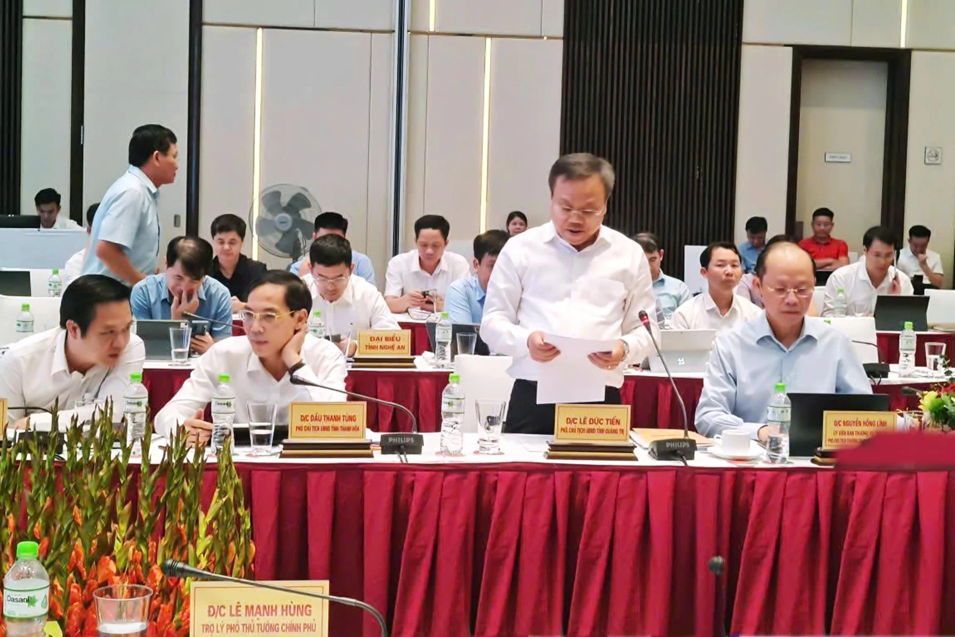 Phó Chủ tịch UBND tỉnh Quảng Trị Lê Đức Tiến phát biểu tại buổi làm việc. Ảnh: Văn phòng UBND tỉnh.