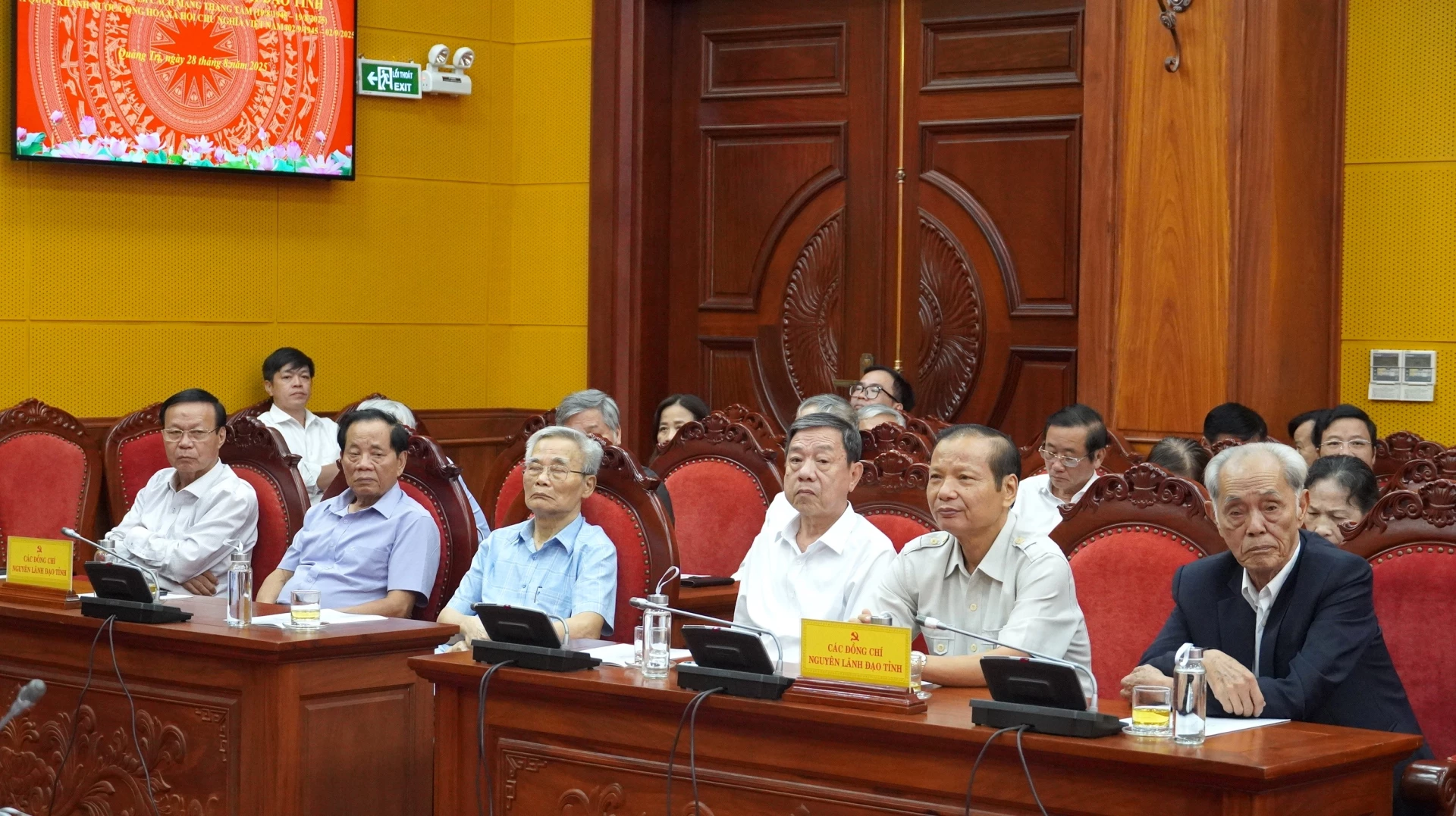 Đại biểu tham dự buổi gặp mặt - Ảnh: QV
