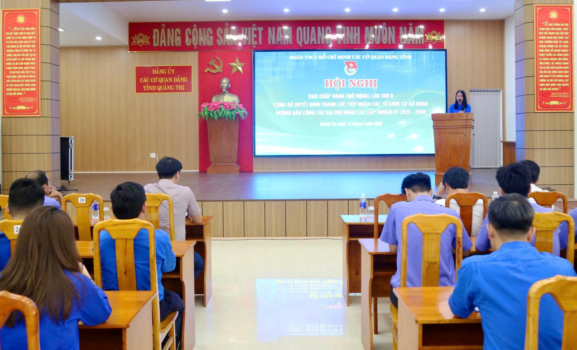 Phát động đợt thi đua cao điểm chào mừng Đại hội đại biểu Đảng bộ các cơ quan Đảng tỉnh và Đại hội Đoàn các cấp - Ảnh: MĐ