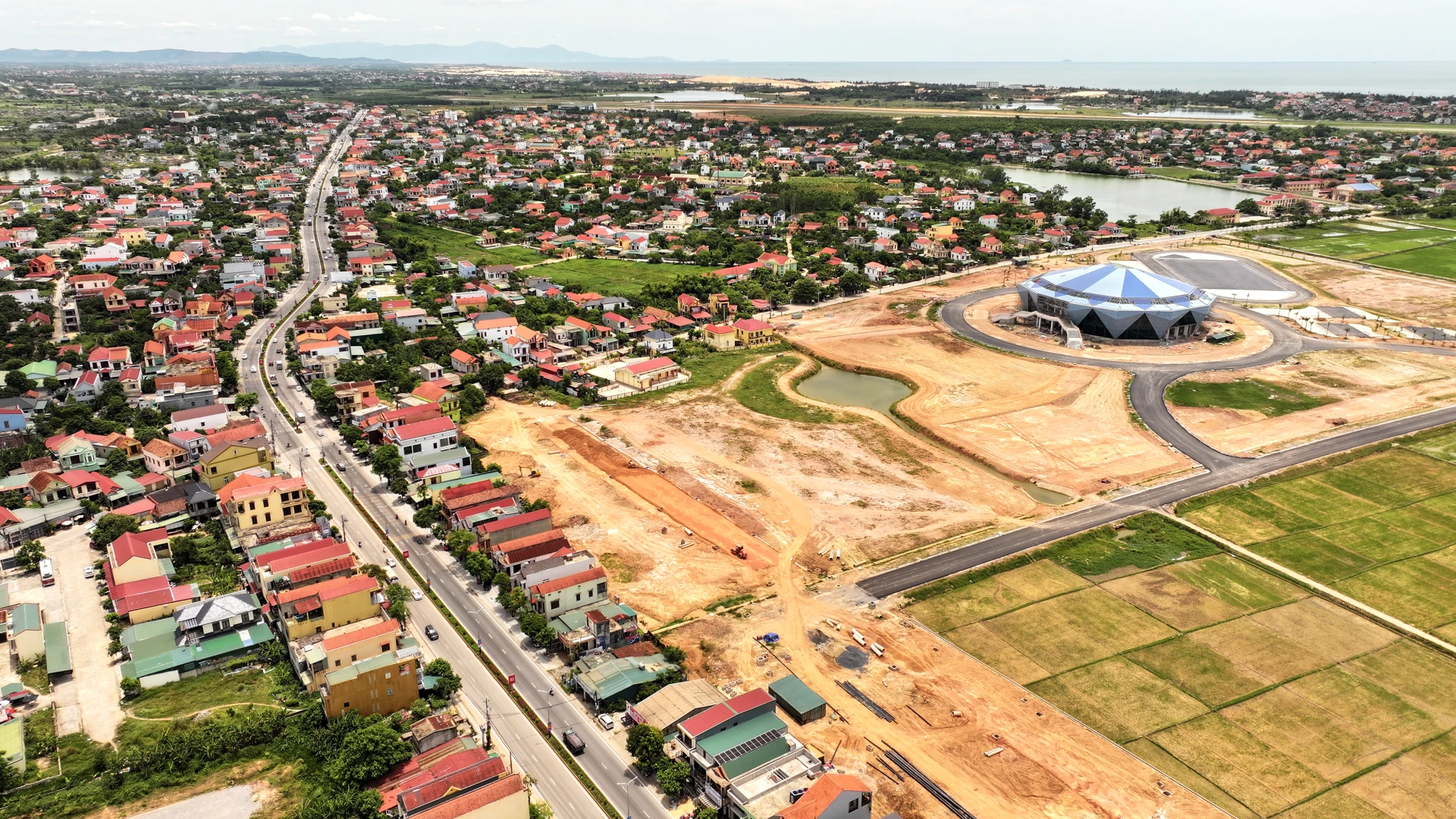Phát huy tiềm năng, lợi thế, xây dựng Đồng Thuận trở thành đô thị văn minh, hiện đại.
