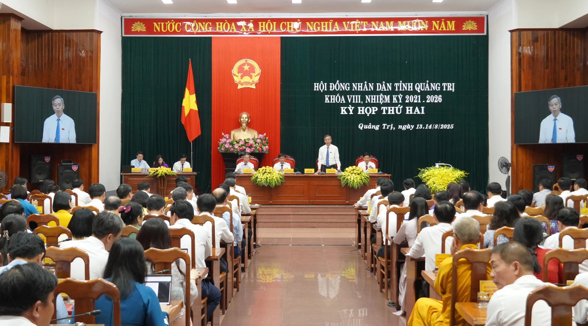 Thường trực HĐND tỉnh điều hành kỳ họp - Ảnh: N.H