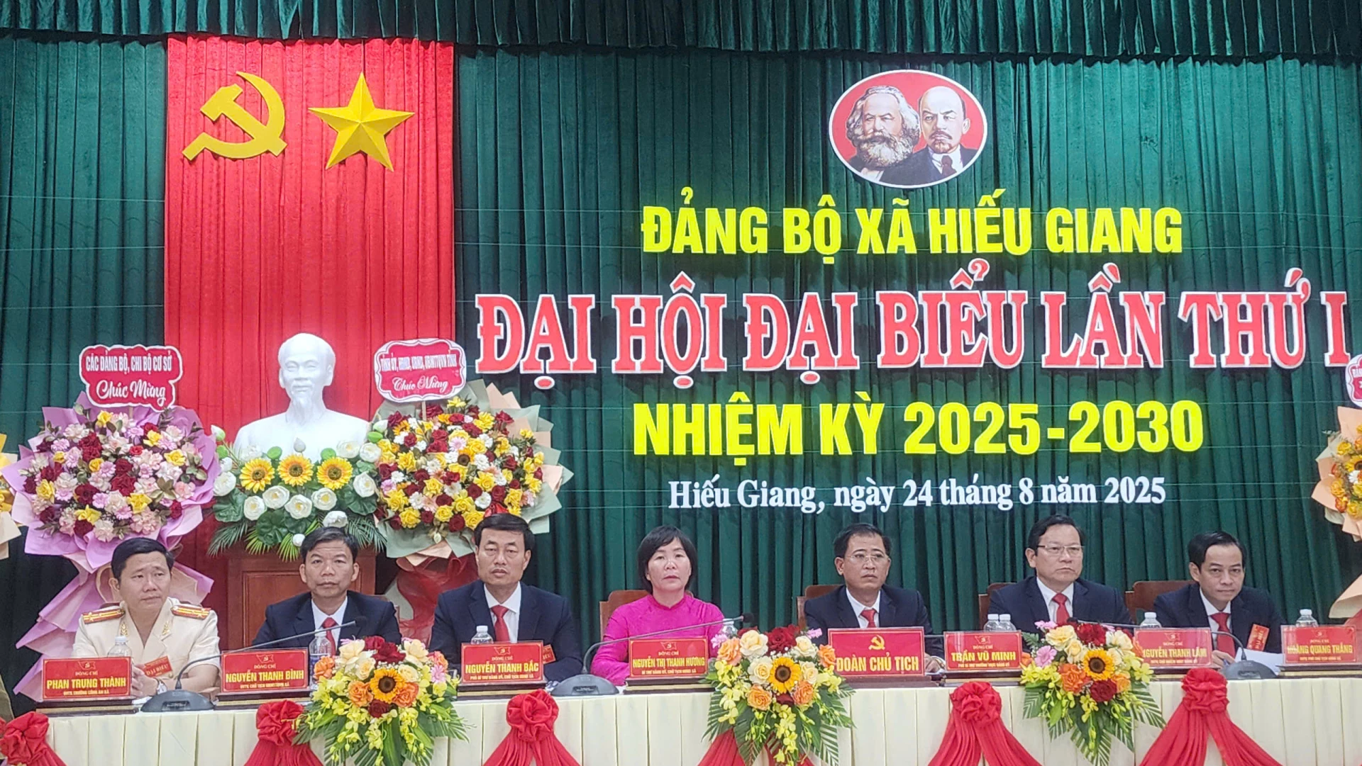 Đoàn Chủ tịch điều hành Đại hội