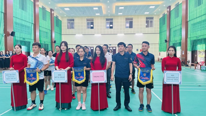 Sôi nổi giải cầu lông kỷ niệm 80 năm Ngành Tư pháp Việt Nam