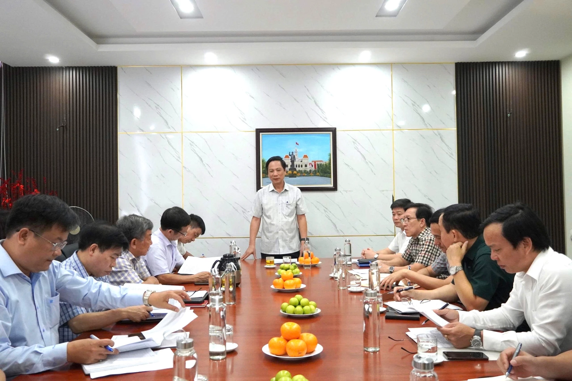 Phó Chủ tịch Thường trực UBND tỉnh Hoàng Nam phát biểu kết luận buổi làm việc - Ảnh: H.L