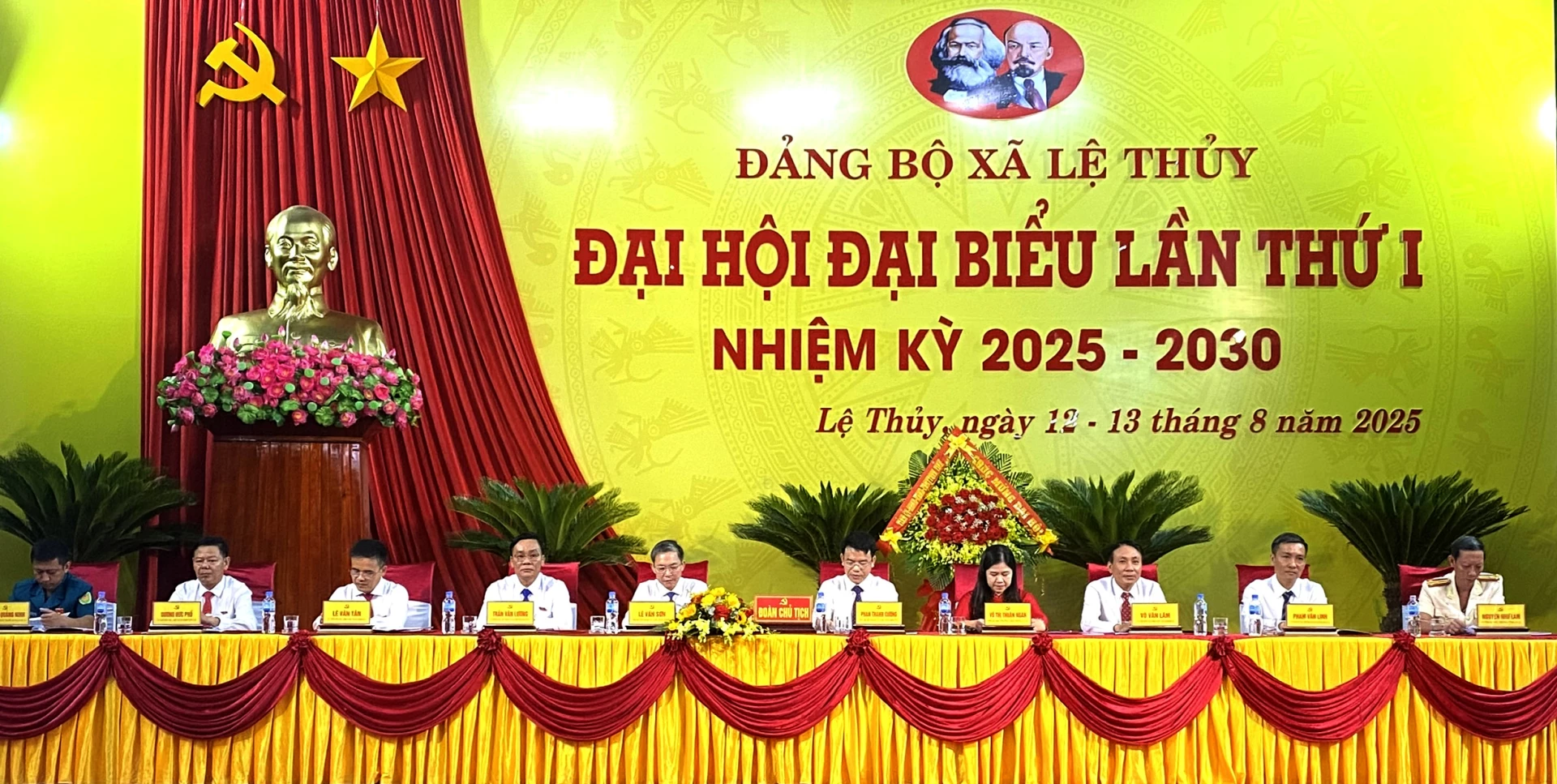 Đoàn Chủ tịch điều hành đại hội