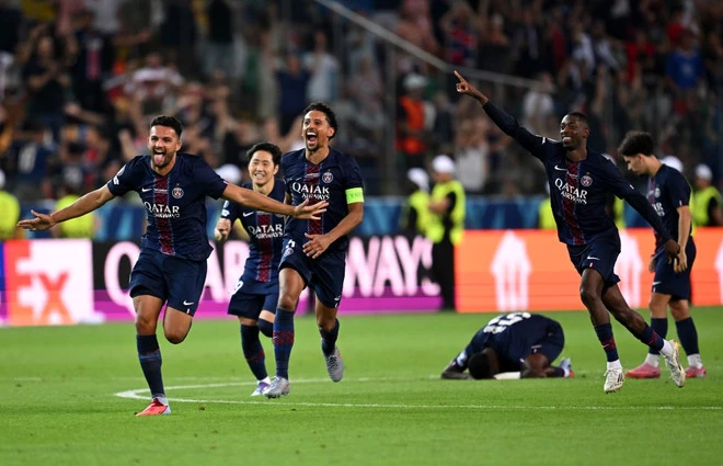 Niềm vui của PSG sau loạt sút luân lưu may rủi. (Nguồn: Getty Images)
