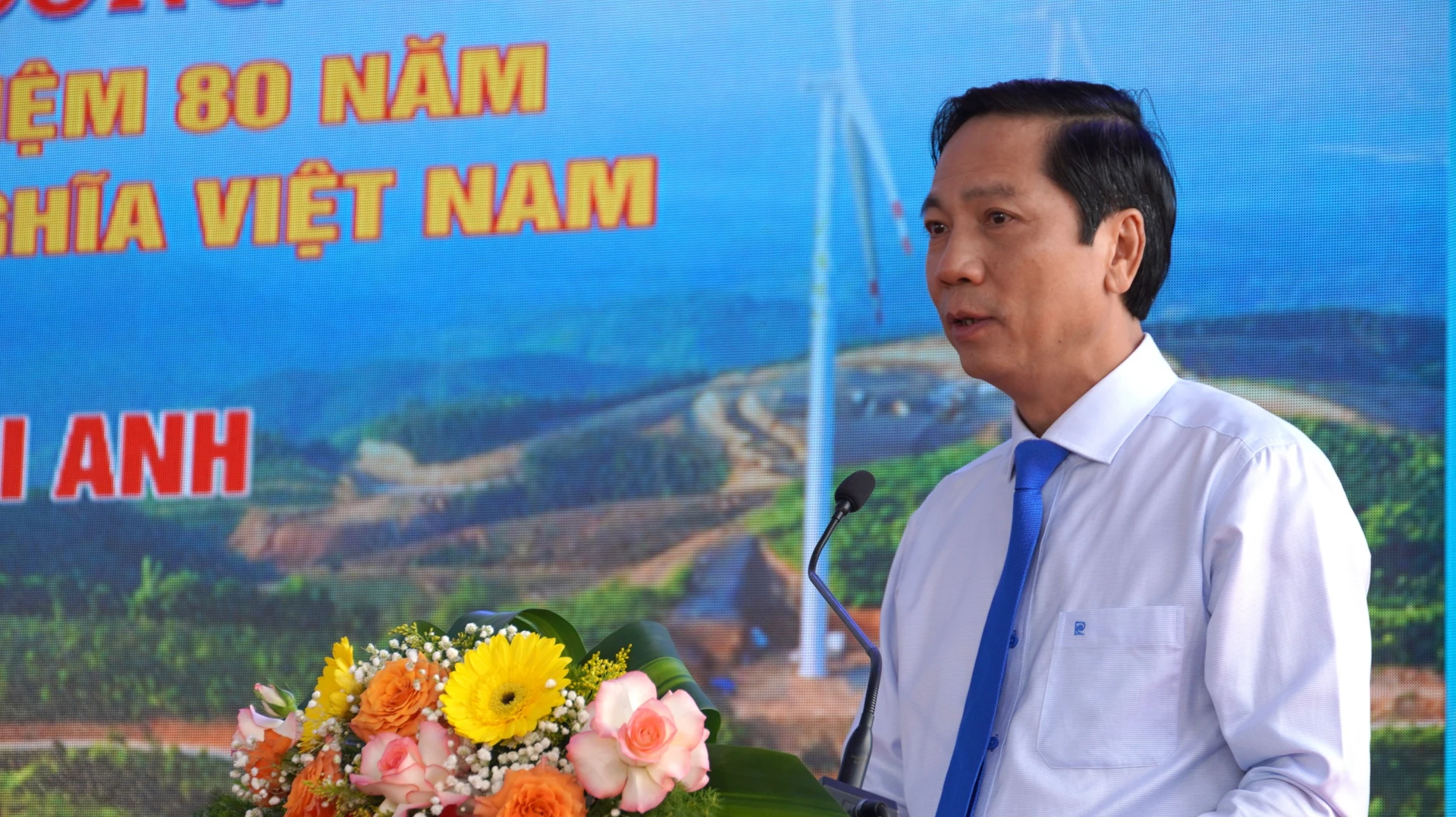 Phó Chủ tịch Thường trực UBND tỉnh Hoàng Nam phát biểu tại buổi lễ - Ảnh: QV