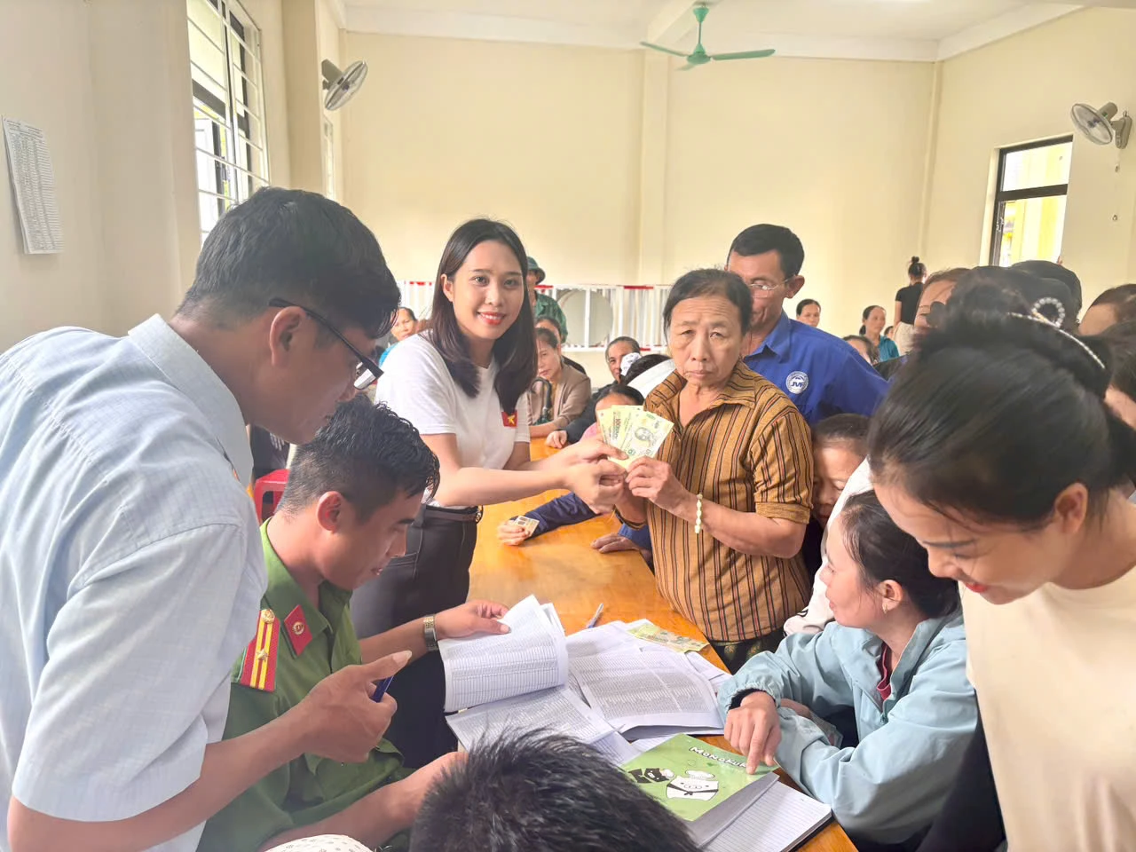 Hơn 39 nghìn người dân xã Phong Nha được chi trả - Ảnh: QV
