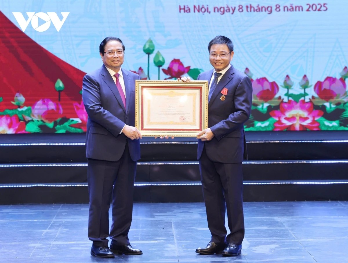 Thủ tướng Phạm Minh Chính trao Huân chương Lao động hạng Nhất tặng Bộ trưởng Bộ Tài chính Nguyễn Văn Thắng