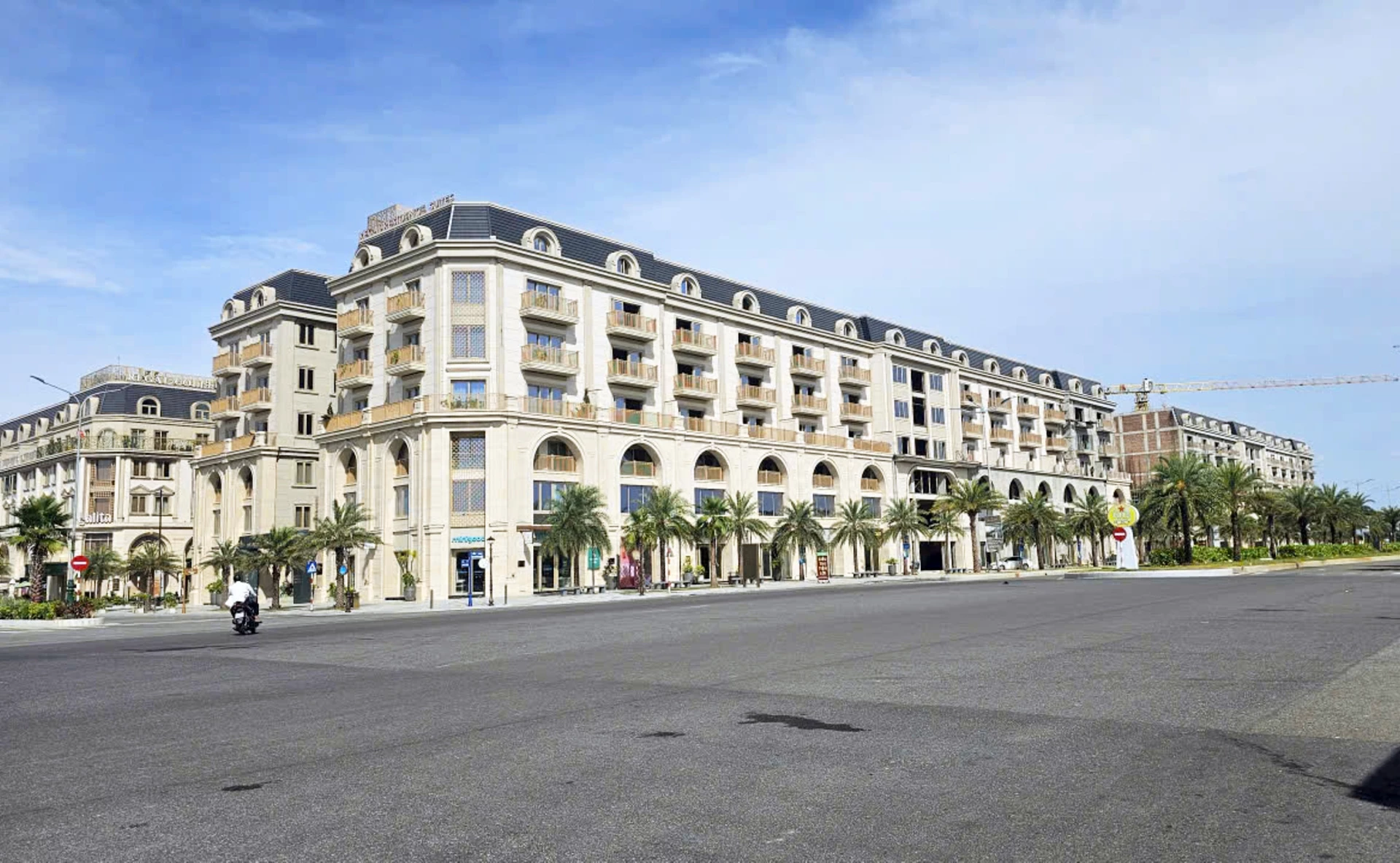 Thị trường chuyển nhượng bất động sản sôi động trở lại góp phần tăng thu thuế thu nhập cá nhân - Ảnh: L.C