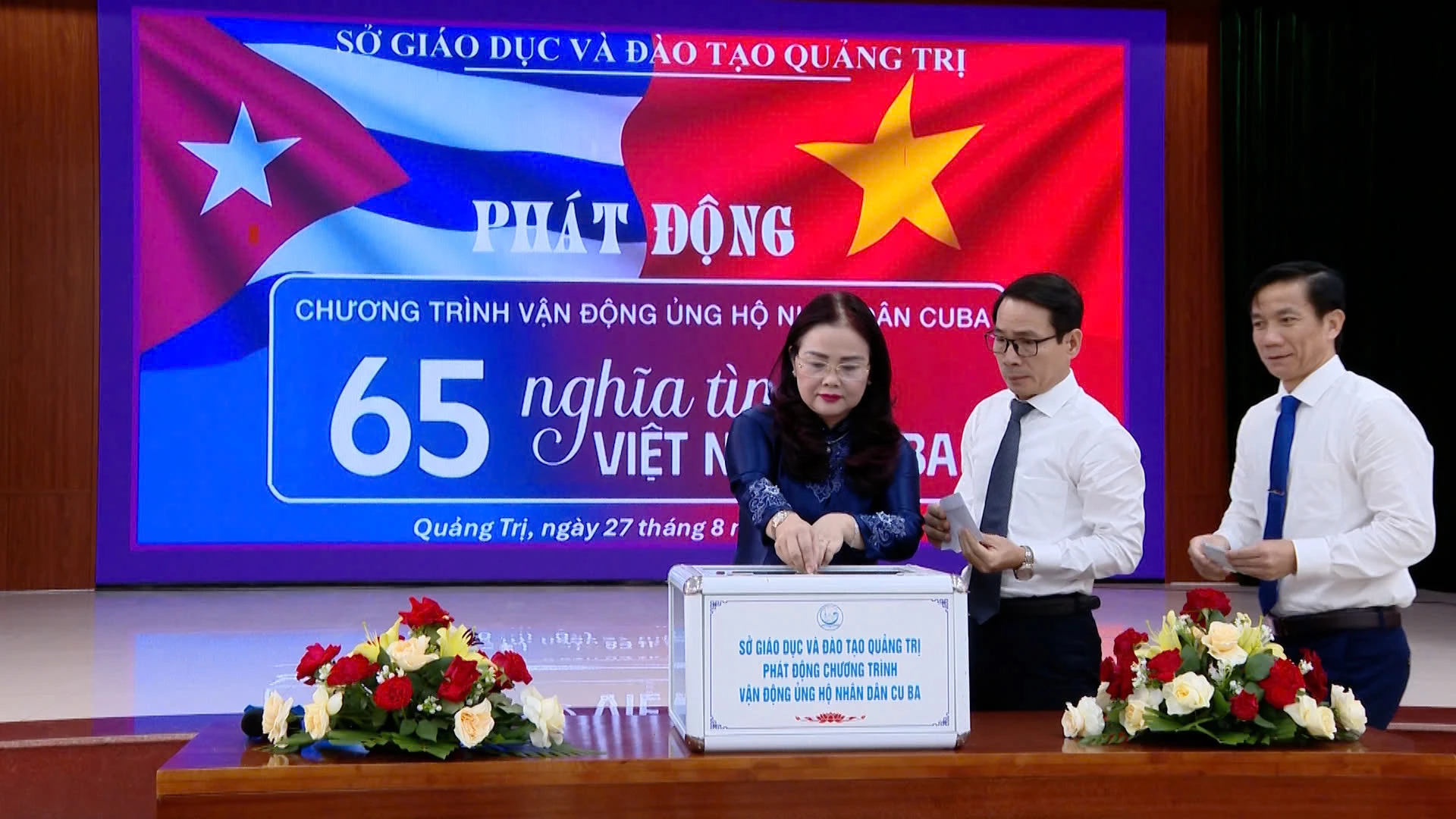 Toàn ngành giáo dục quyên góp ủng hộ Nhân dân Cuba nhân kỷ niệm 65 năm nghĩa tình Việt Nam - Cuba - Ảnh: B.C