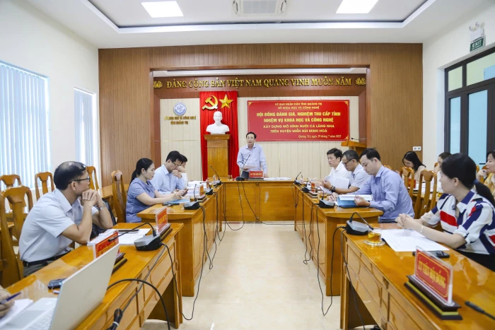Tạo thêm sinh kế cho đồng bào miền núi từ cá lăng nha