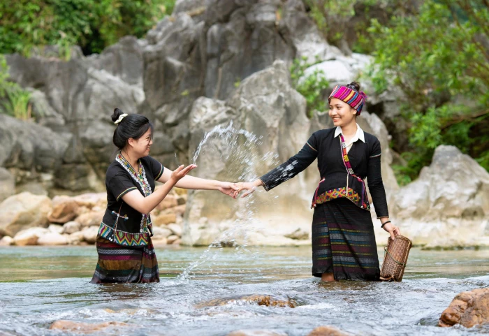 Sắc màu thổ cẩm