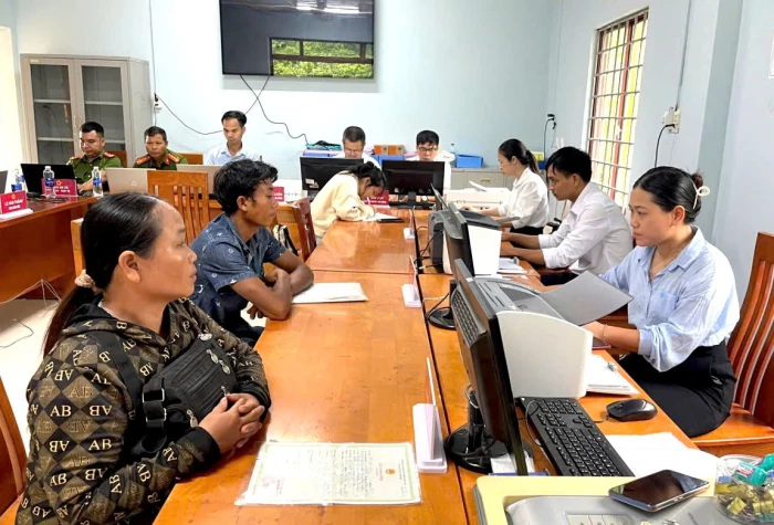 Biệt phái 48 cán bộ về cơ sở để tháo gỡ khó khăn cho chính quyền cấp xã mới