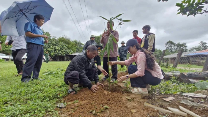 Niềm vui bên kia biên giới