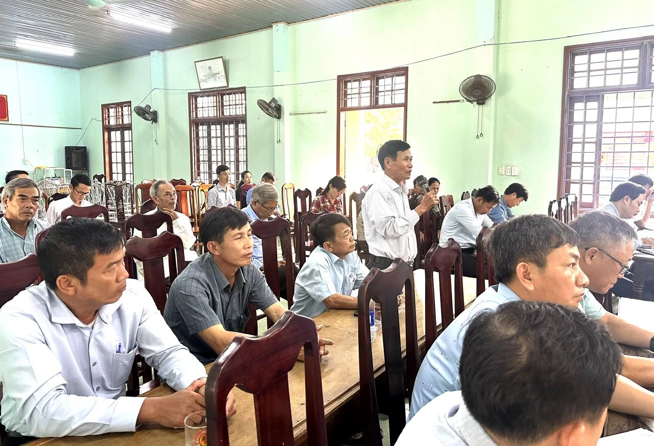 Cử tri xã Triệu Cơ mong muốn được hỗ trợ hệ thống tưới tiêu trong sản xuất nông nghiệp - Ảnh: Việt Anh