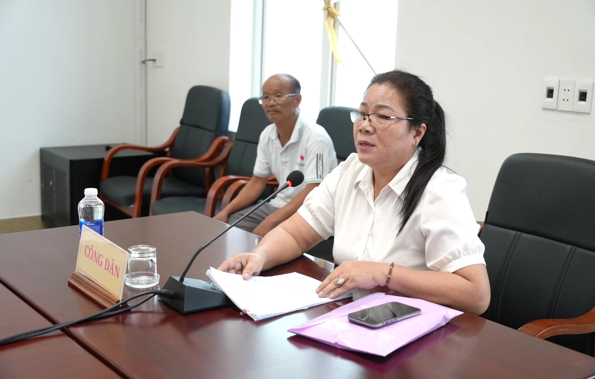 Công dân tham gia phiên tiếp dân của Chủ tịch UBND tỉnh Trần Phong - Ảnh: Trung Đức