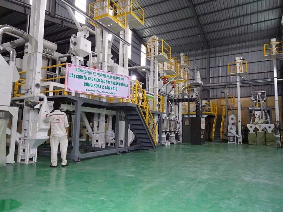 Dây chuyền chế biến gạo sạch tiêu chuẩn châu Âu của Công ty CP Tổng Công ty Thương mại Quảng Trị - Ảnh: P.X.D