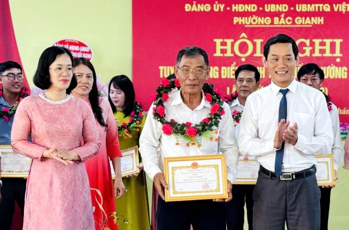 Phường Bắc Gianh tuyên dương 42 tập thể, cá nhân điển hình tiên tiến giai đoạn 2020-2025