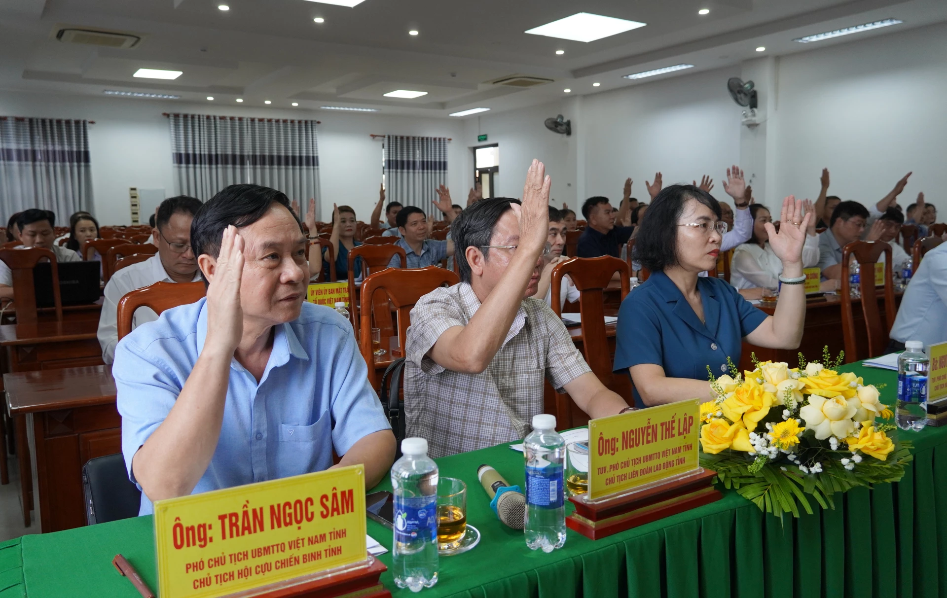 Các đại biểu hiệp thương - Ảnh: XP