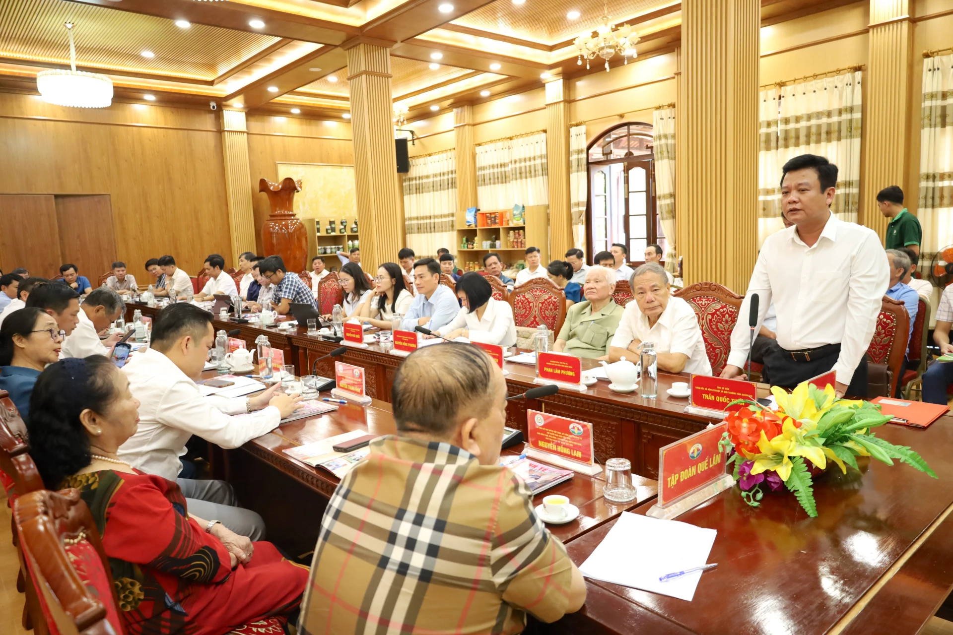 Đồng chí Trần Quốc Tuấn, Tỉnh ủy viên - Giám đốc Sở Nông nghiệp và Môi trường tỉnh Quảng Trị phát biểu tại lễ ký kết.