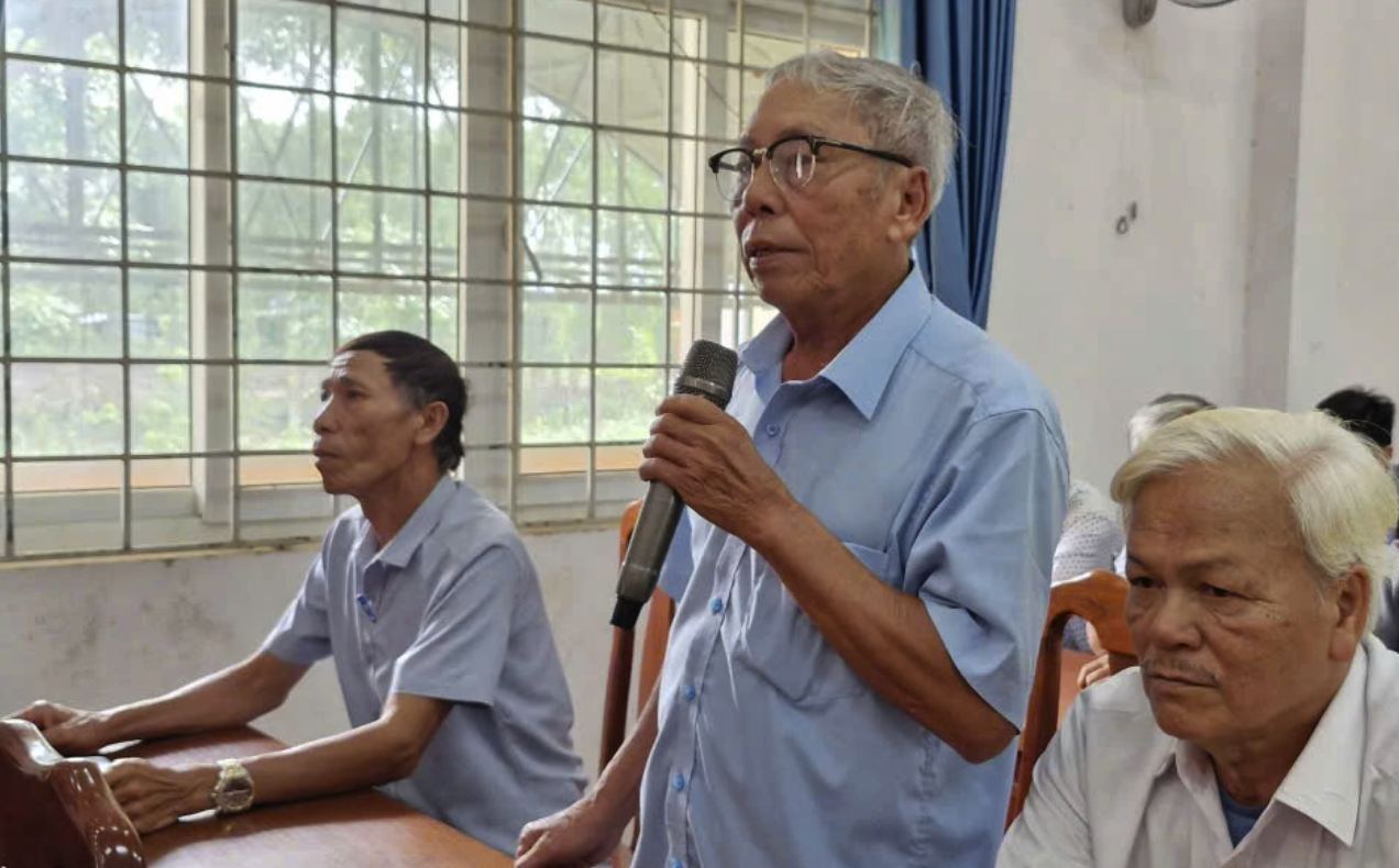 Cử tri xã Ái Tử kiến nghị nhiều vấn đề liên quan đến đời sống dân sinh - Ảnh: Mai Linh
