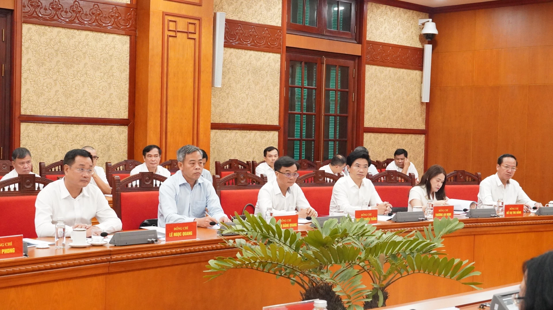 Đại biểu tham dự buổi làm việc - Ảnh: QV