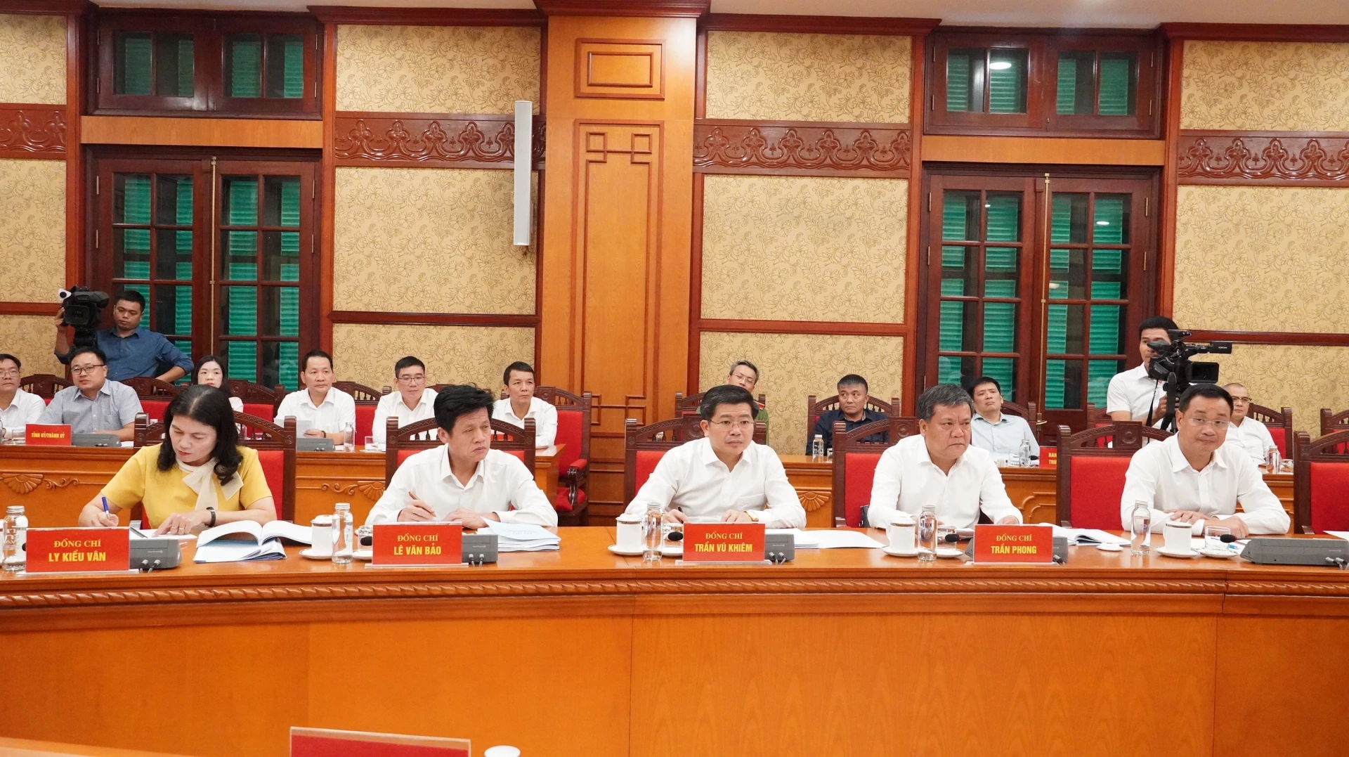 Các đại biểu tham dự buổi làm việc - Ảnh: QV