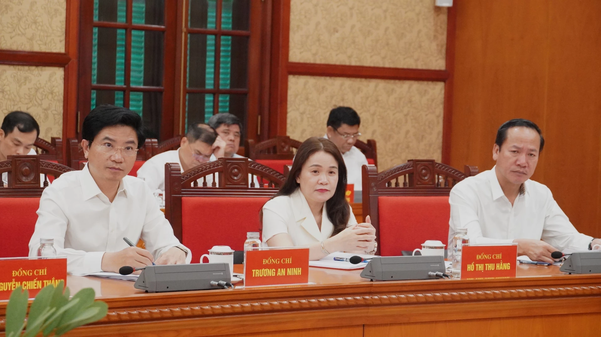 Các đại biểu tham dự buổi làm việc - Ảnh: QV