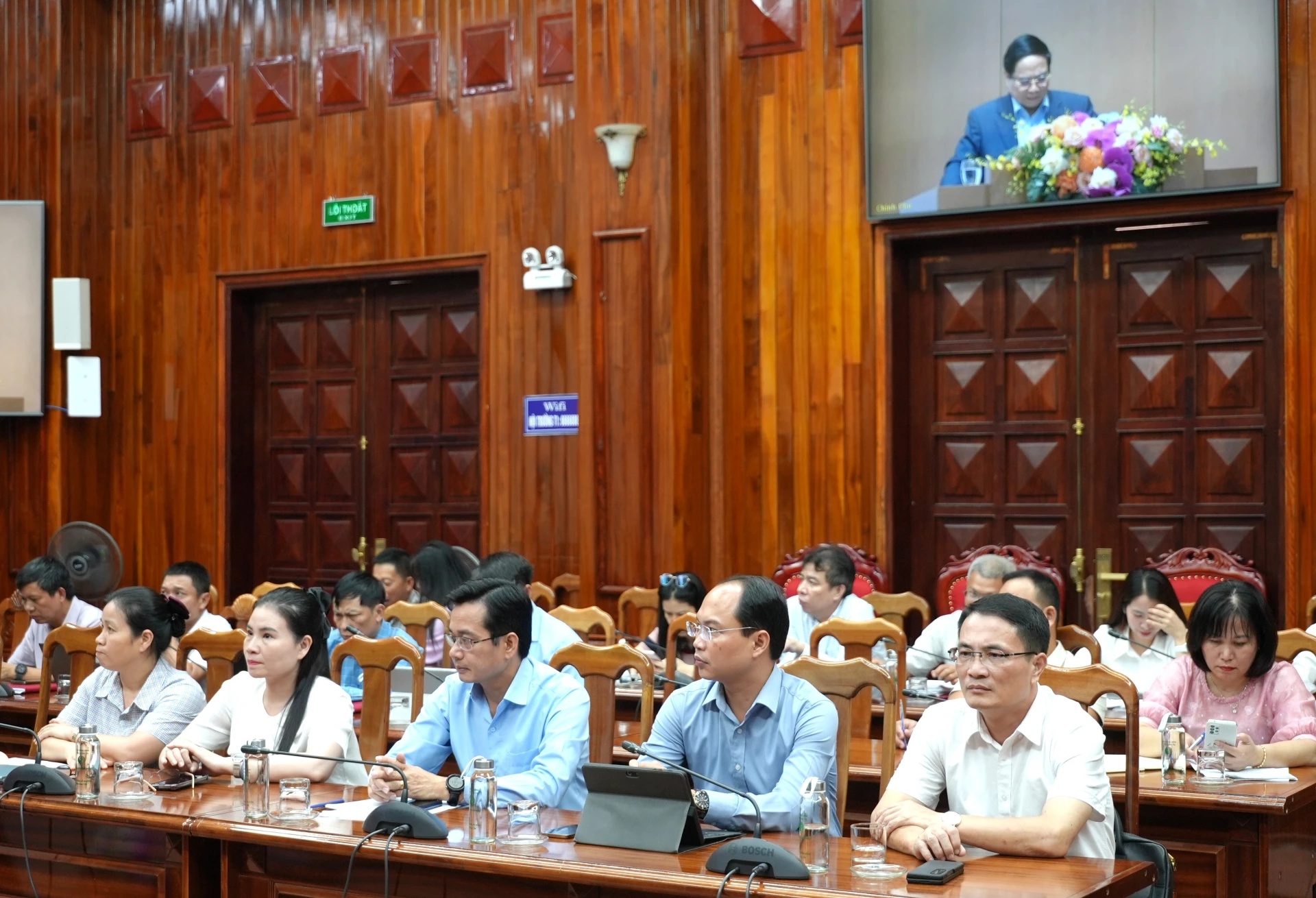 Các đại biểu dự phiên họp tại điểm cầu Quảng Trị - Ảnh: Trung Đức