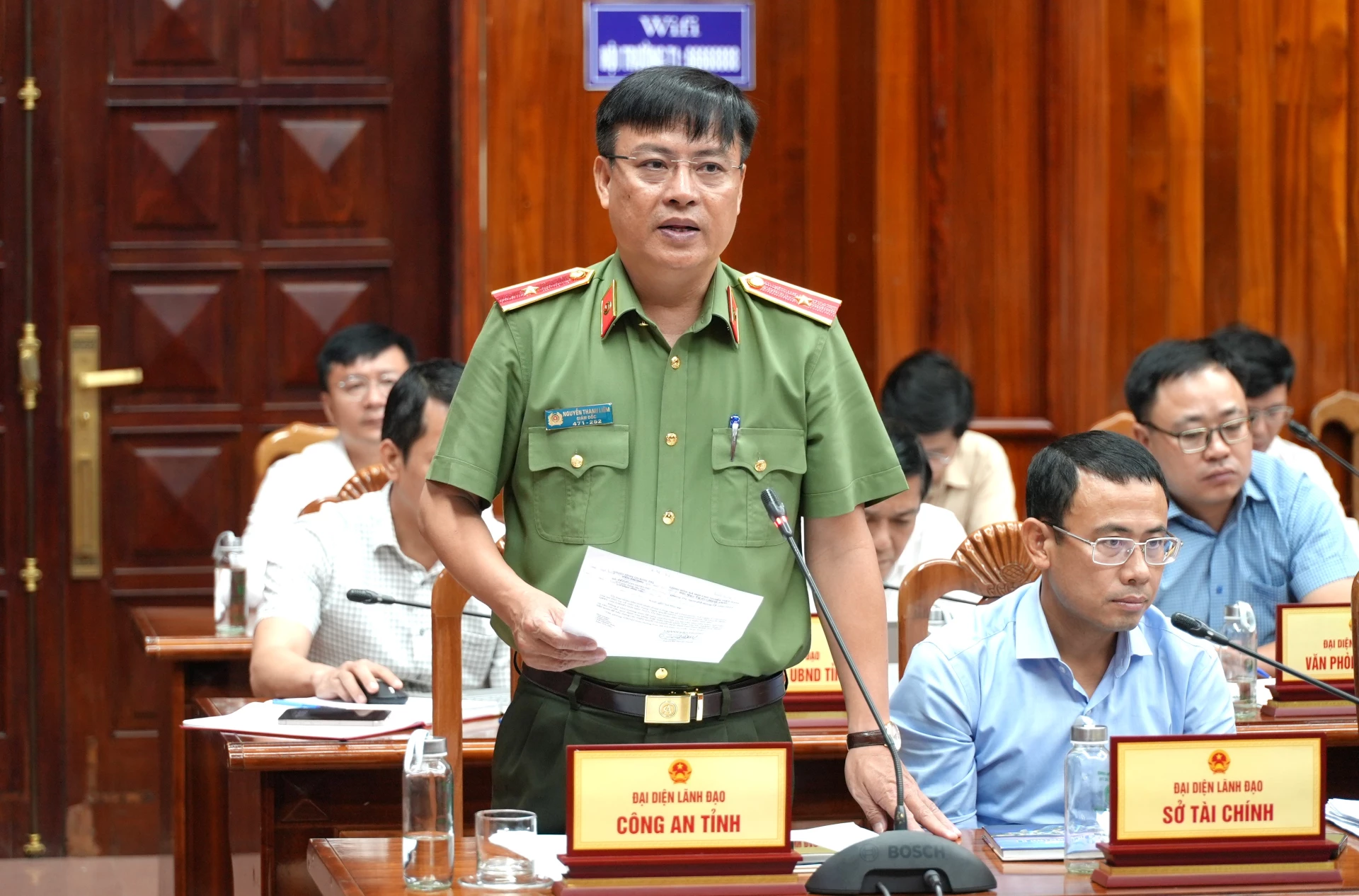 Giám đốc Công an tỉnh, Thiếu tướng Nguyễn Thanh Liêm phát biểu tại phiên họp - Ảnh: Trung Đức