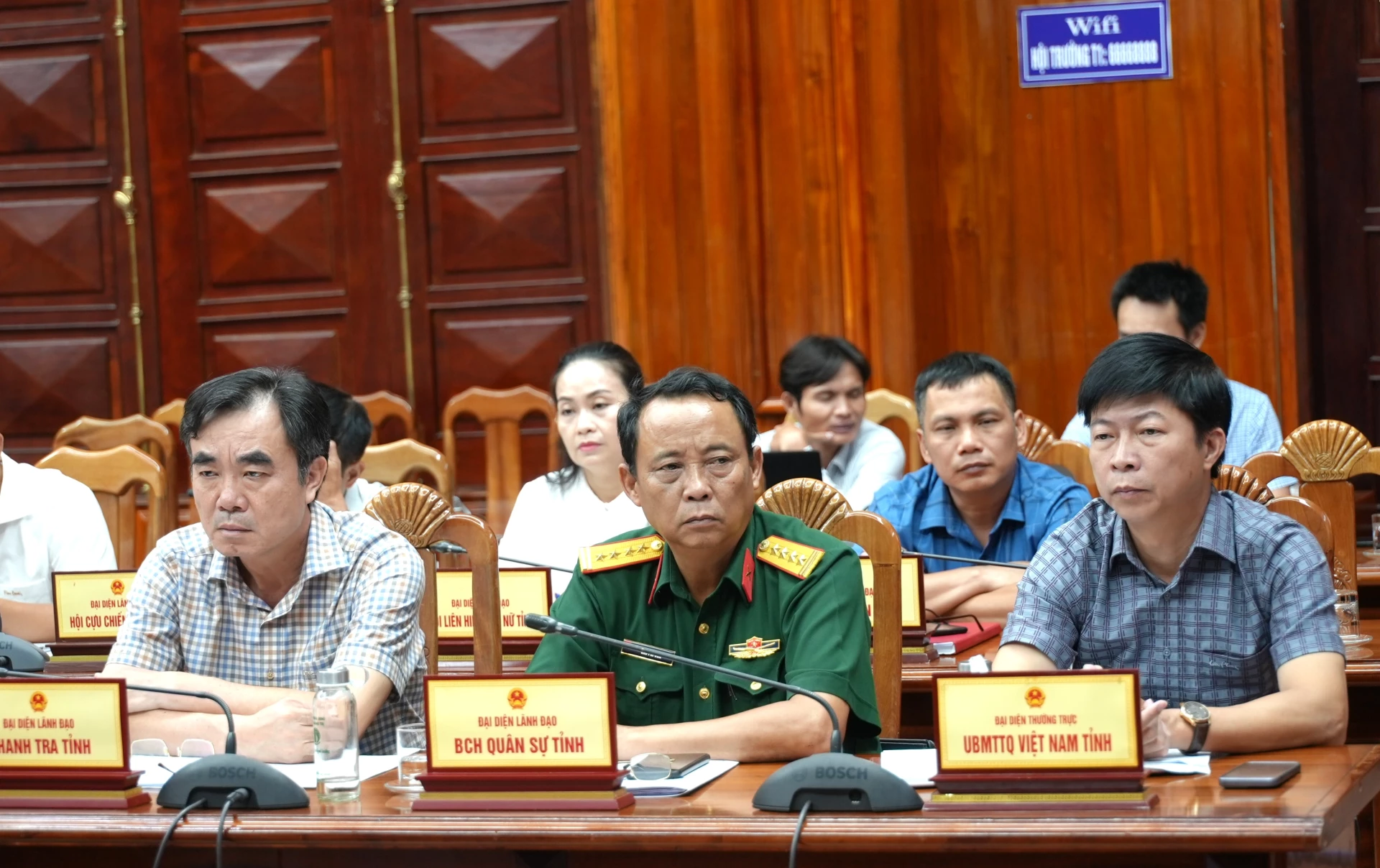 Các đại biểu dự phiên họp tại điểm cầu UBND tỉnh - Ảnh: Trung Đức
