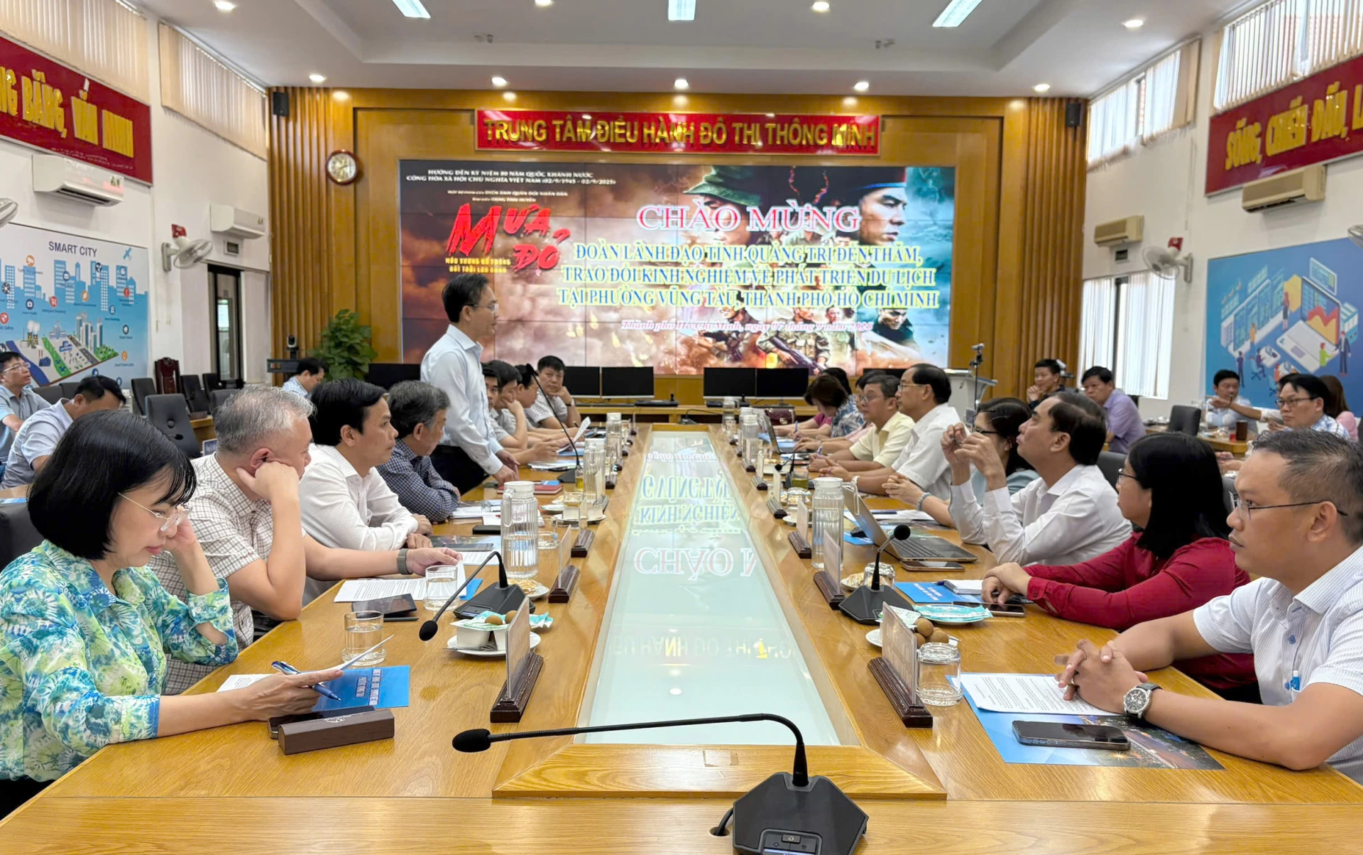 Toàn cảnh buổi làm việc. Ảnh: Thái An