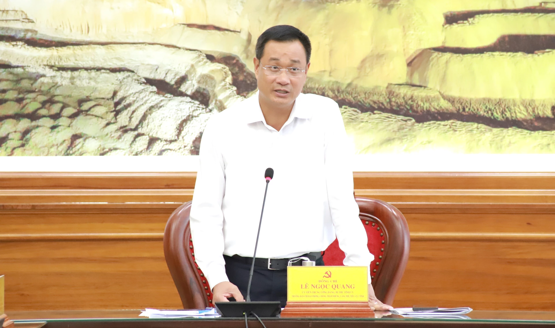Bí thư Tỉnh ủy Lê Ngọc Quang nhấn mạnh công tác PCTNLPTC thực sự trở thành động lực thúc đẩy phát triển, củng cố lòng tin của Nhân dân - Ảnh: QV
