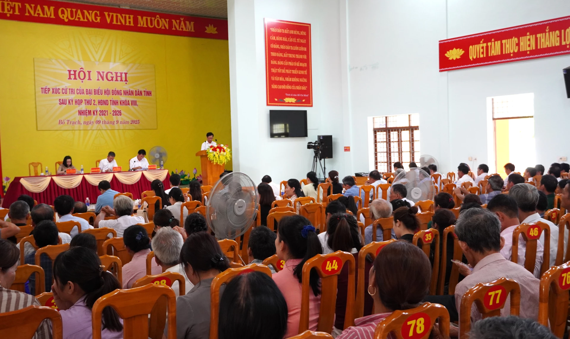 Quang cảnh buổi TXCT tại xã Bố Trạch. Ảnh: H.Tr.
