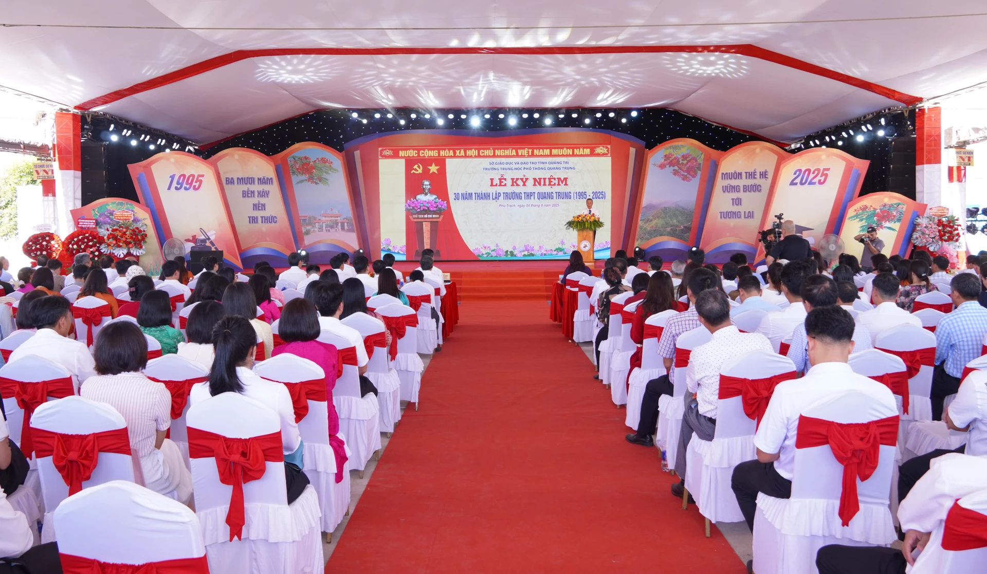 Quang cảnh lễ kỷ niệm - Ảnh: N.H 