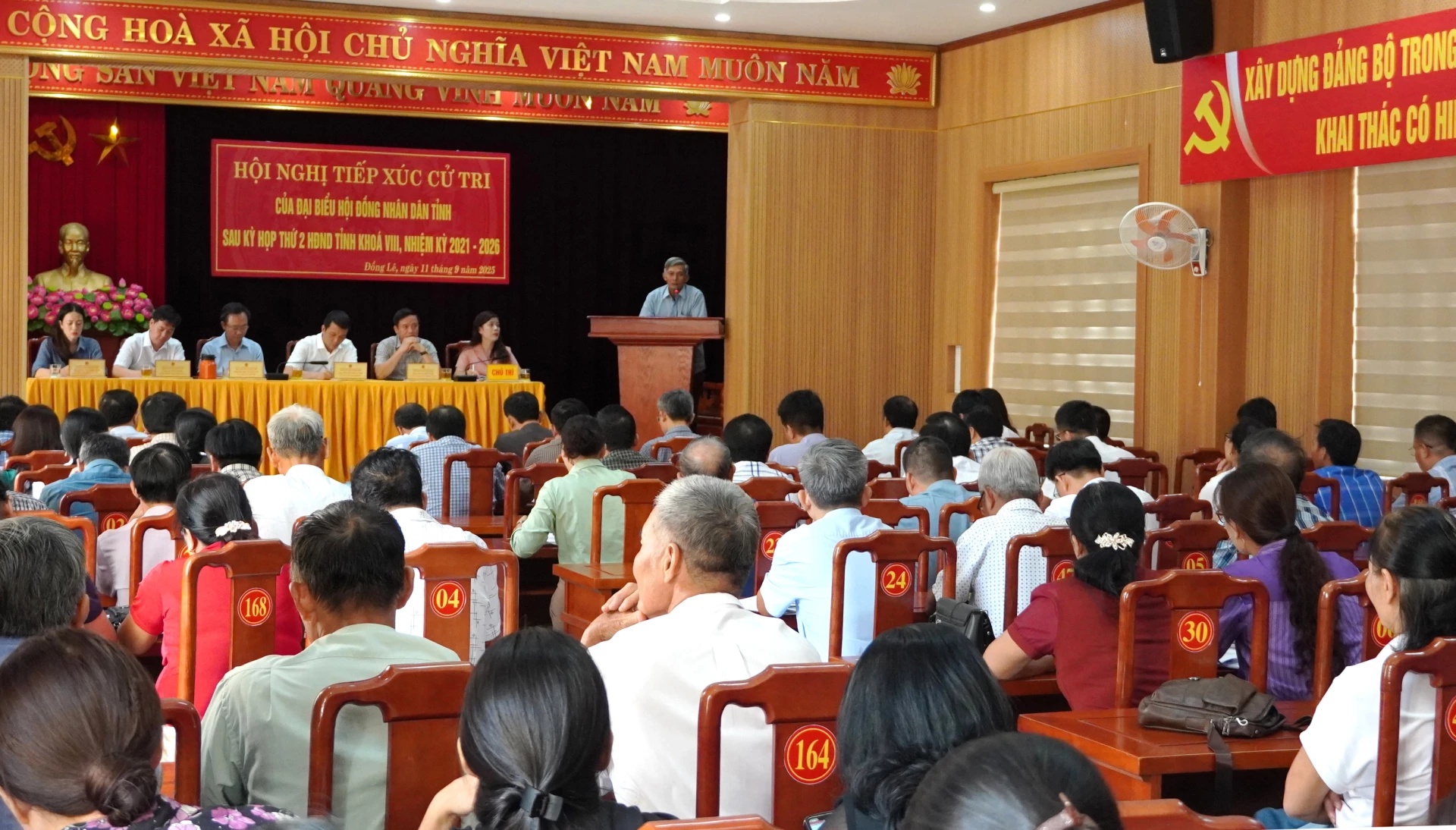 Quang cảnh buổi tiếp xúc. Ảnh: H.Tr