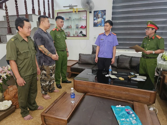 Bắt giữ 3 đối tượng cho vay nặng lãi thu lợi bất chính hơn 10 tỉ đồng