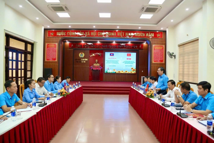 Trao đổi hoạt động công đoàn giữa Liên đoàn Lao động tỉnh Quảng Trị và Liên hiệp Công đoàn tỉnh Salavan