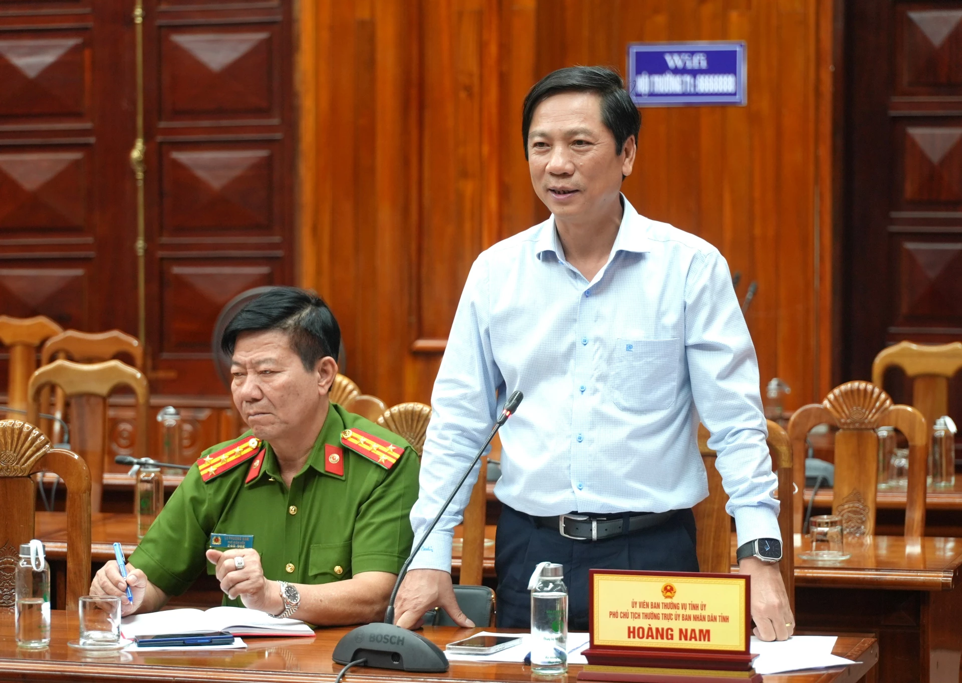 Đồng chí Hoàng Nam, Phó Chủ tịch Thường trực UBND tỉnh phát biểu tại cuộc họp - Ảnh: Trung Đức