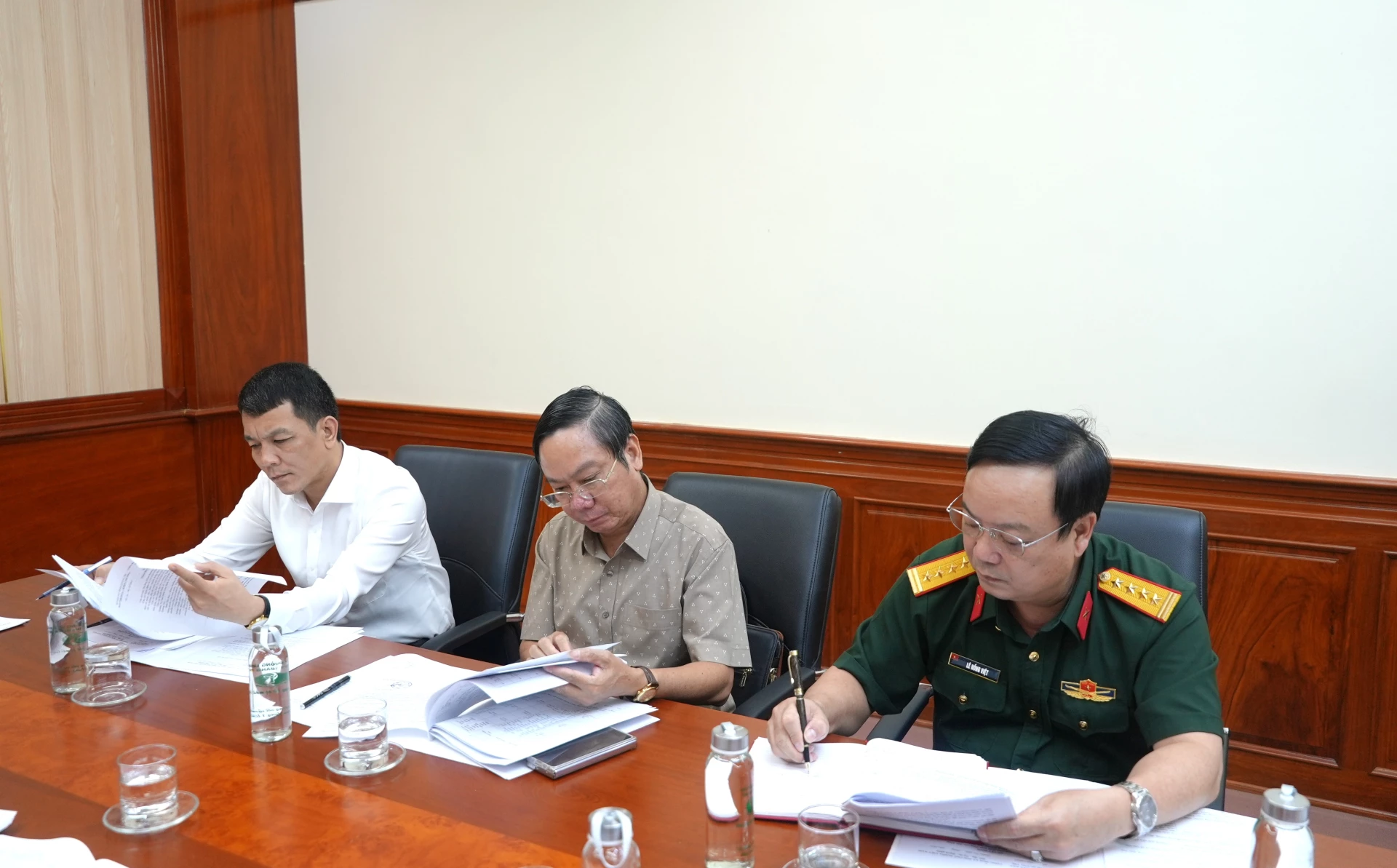 Các đại biểu dự cuộc họp - Ảnh: Trung Đức