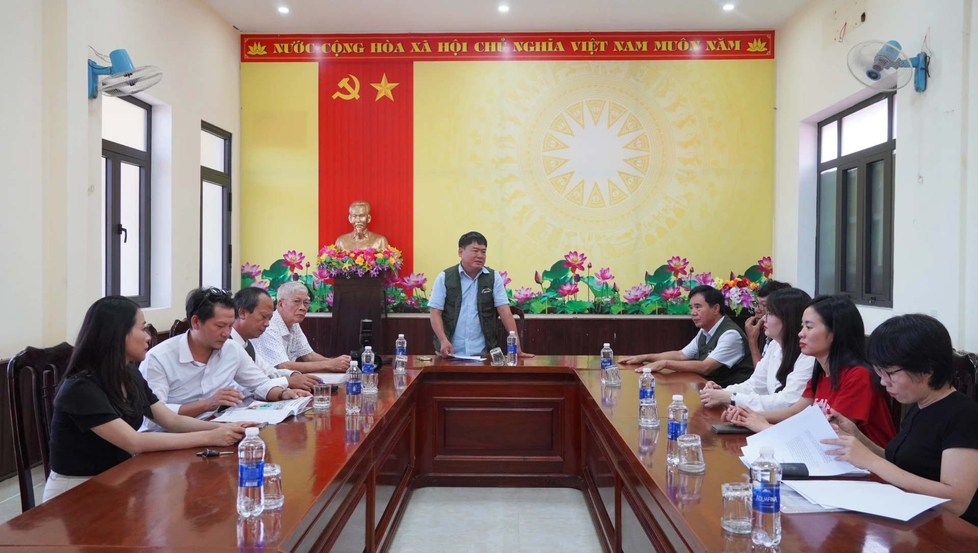Quang cảnh buổi lễ ra mắt.
