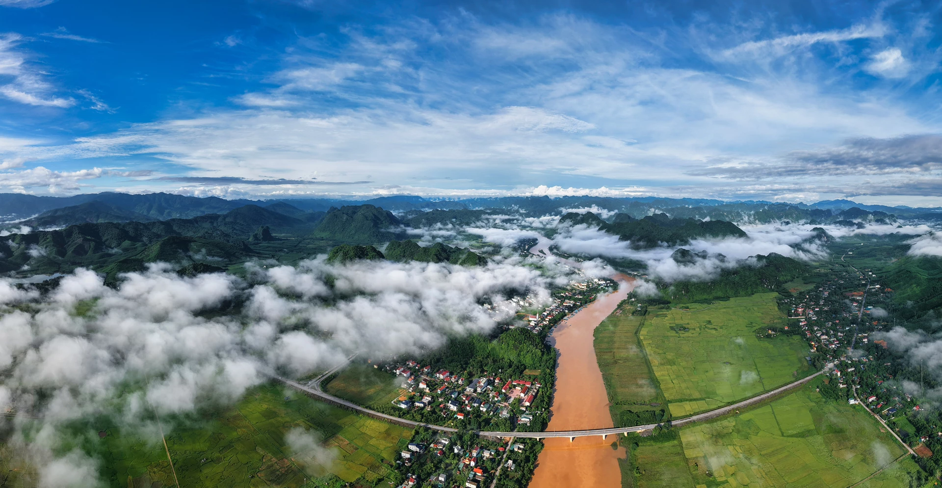 Cầu Xuân Sơn và dòng Son